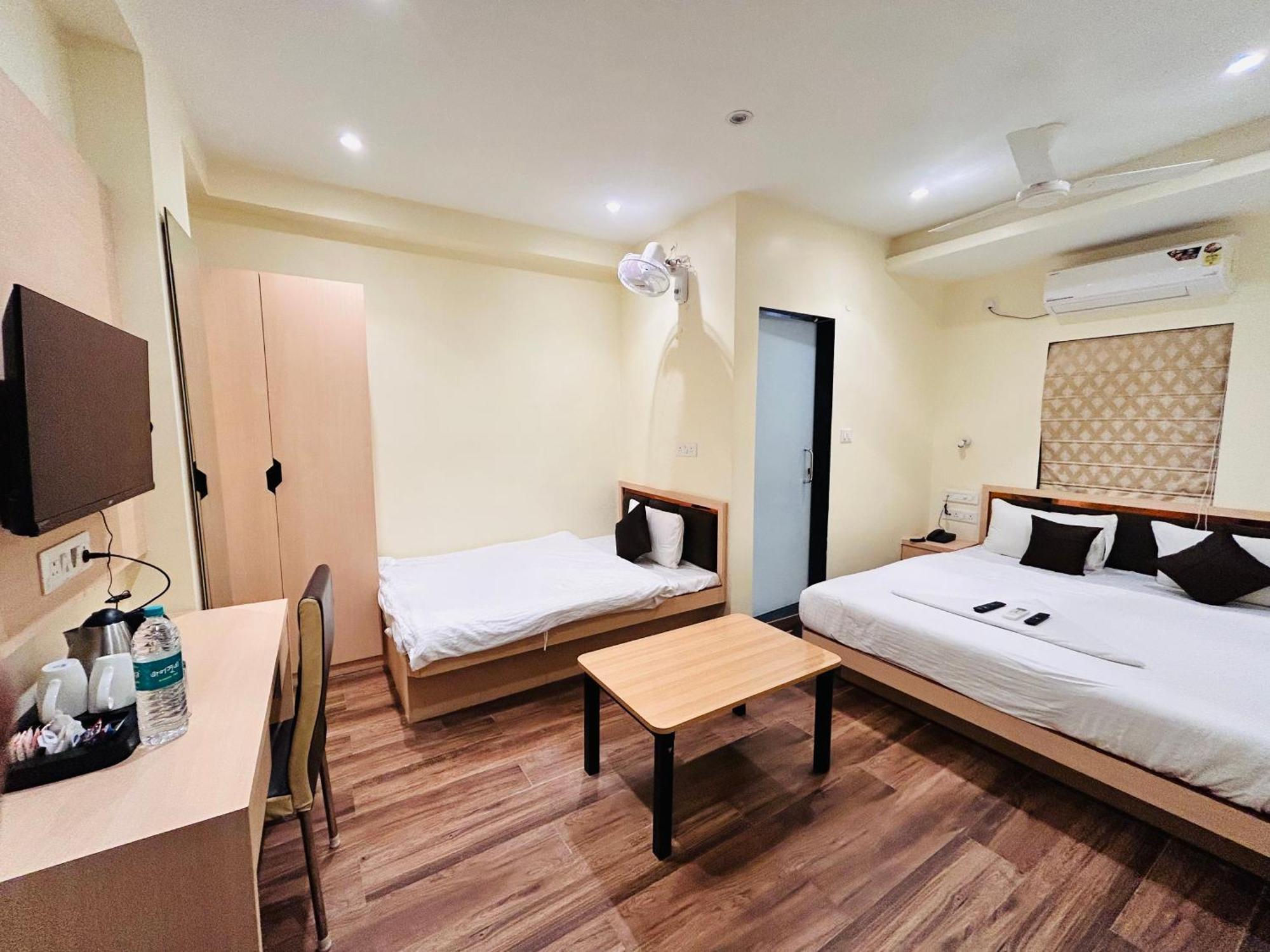 Hotel Golden Square - Kolkata Airport Exteriér fotografie
